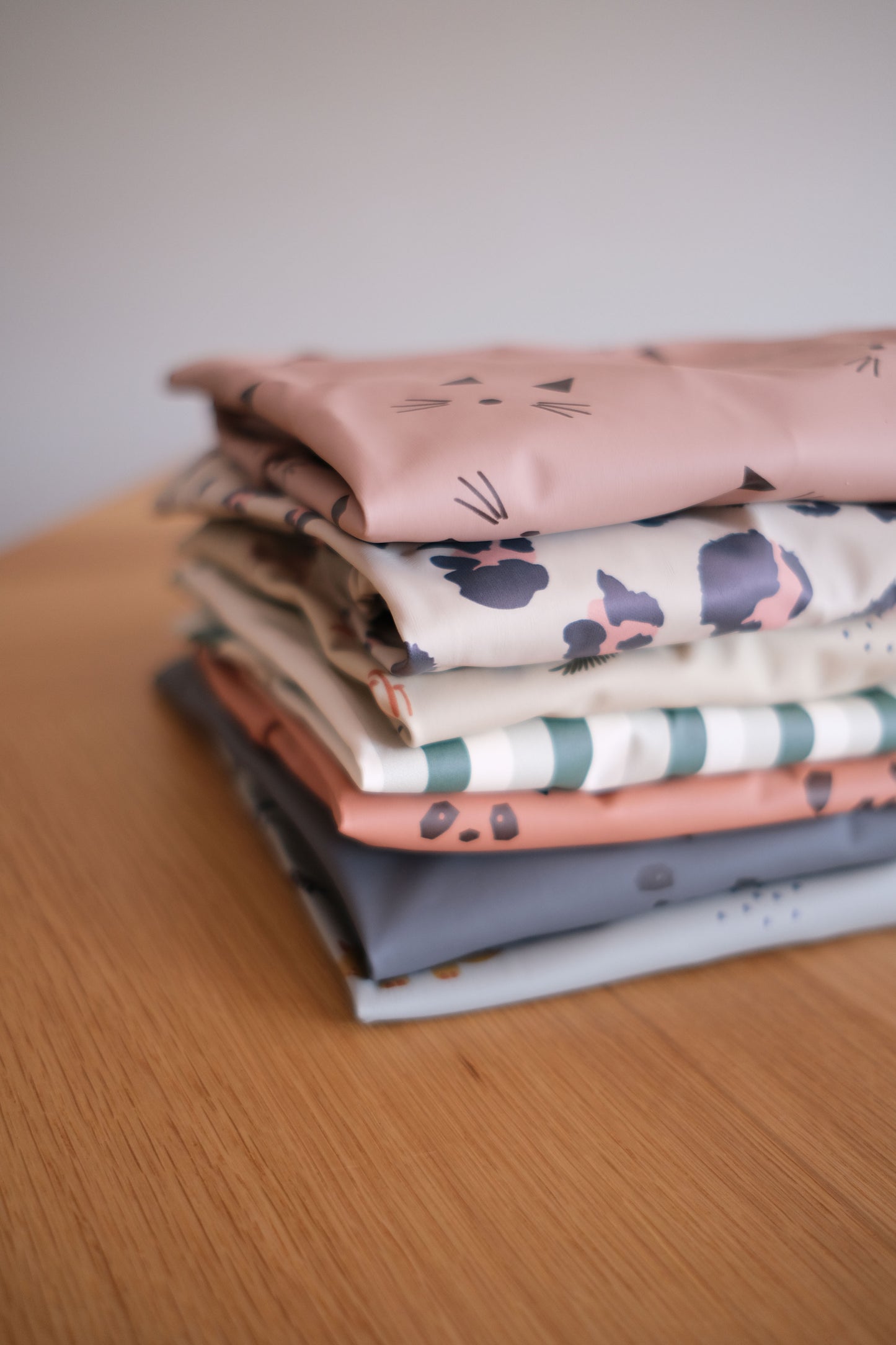 Long Sleeve Smock Bib - Blush Kitty