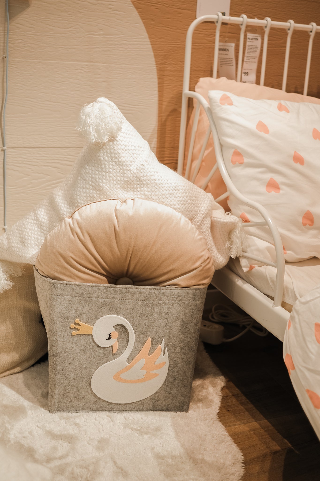 Kids cube storage basket with swan design