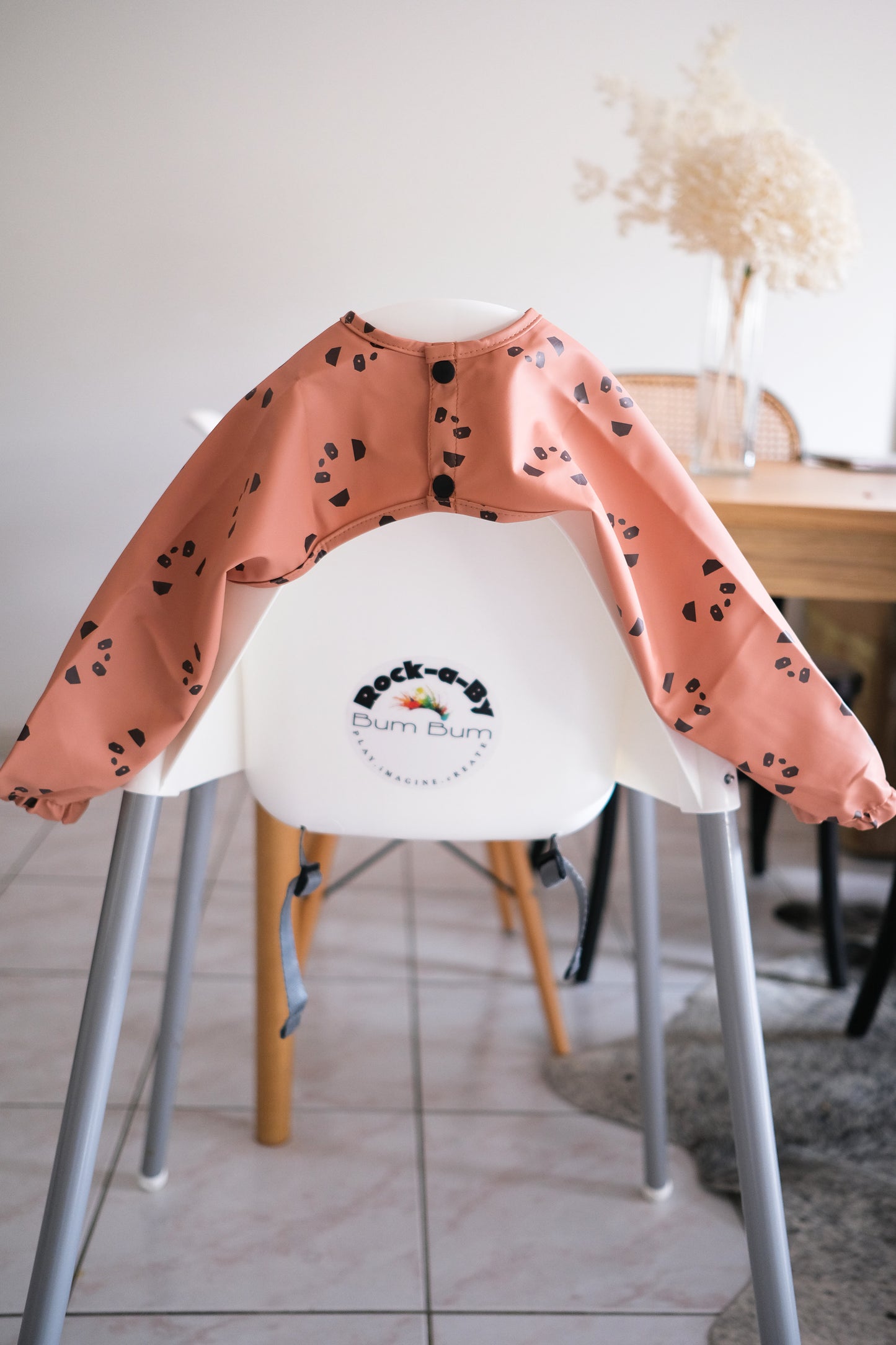 Baby long sleeve bib with peach panda design